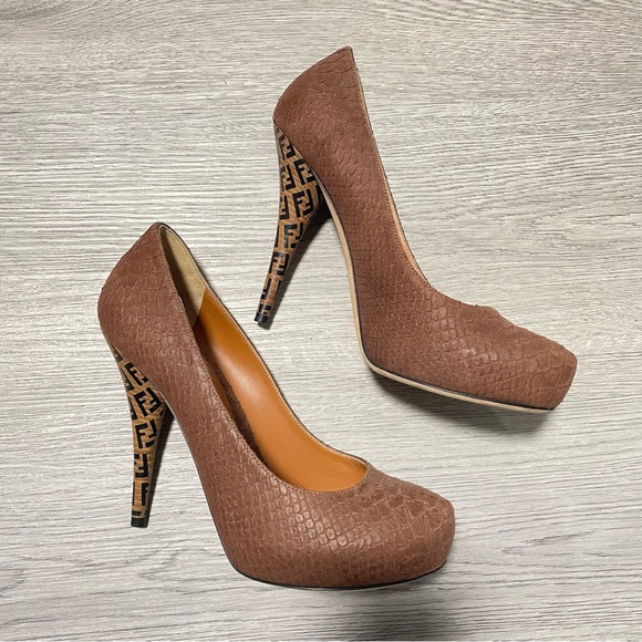 FENDI Logo Python Embossed Leather Round Toe Designer Heels - Size 10 - Brown - Picture 4 of 11